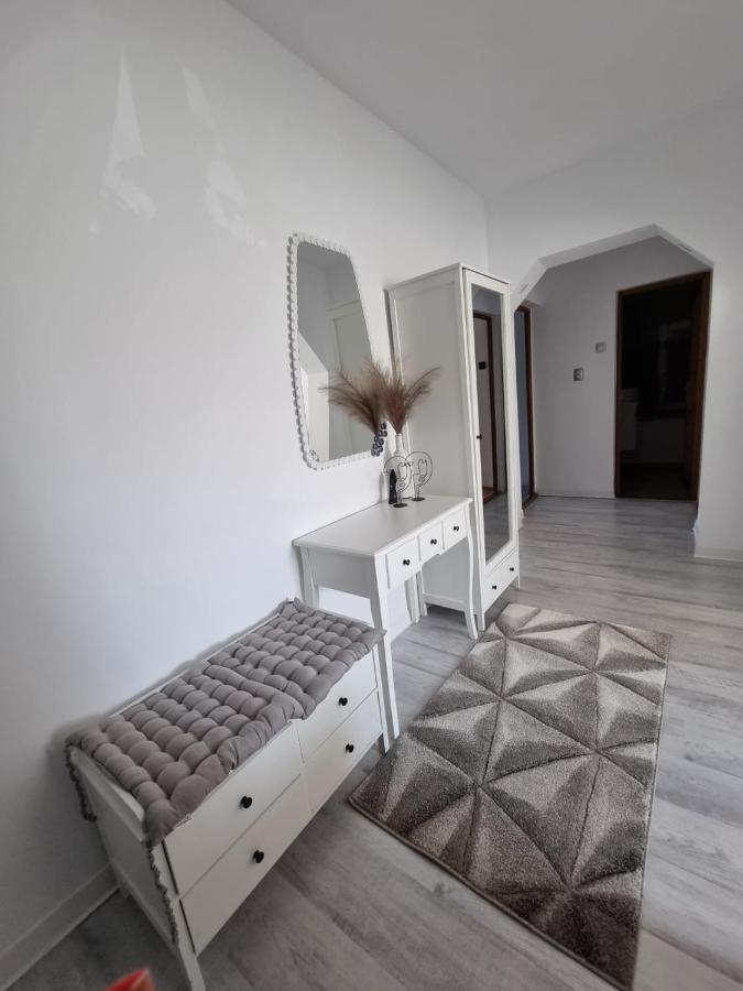 Clau Home Hunedoara Exterior photo