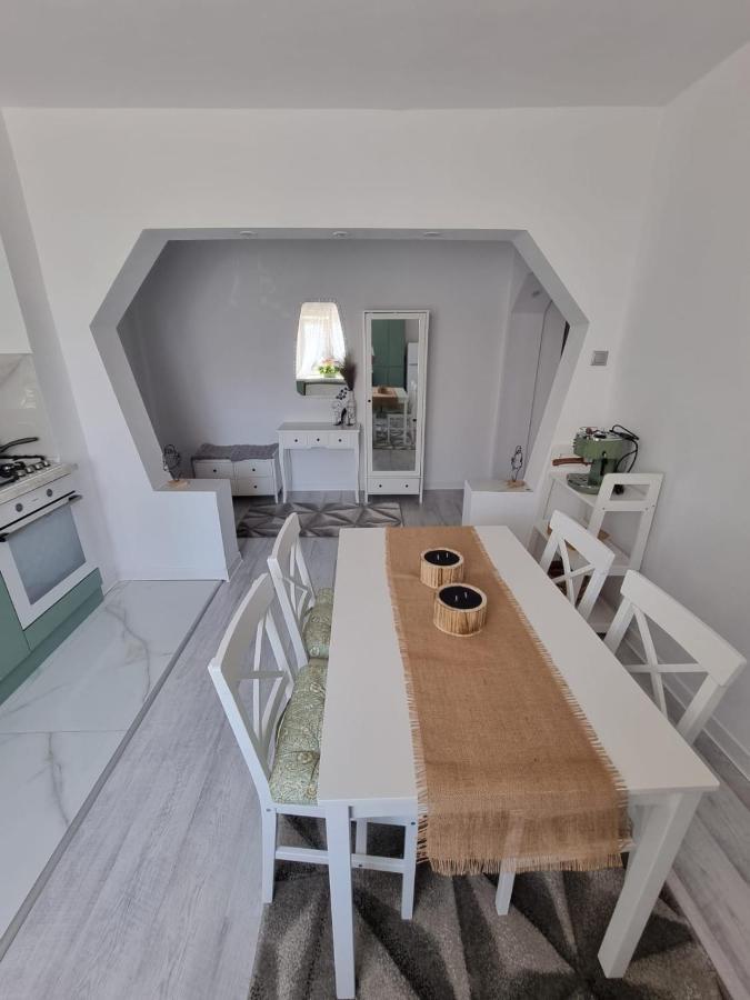 Clau Home Hunedoara Exterior photo